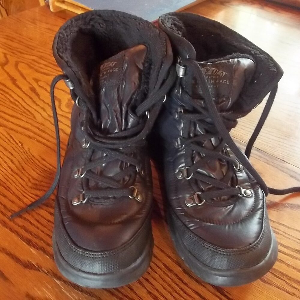 THE NORTH FACE THERMOBALL LACE II WINTER BOOTS, LIKE NEW SIZE 8